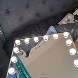 Impressions cosmetic mirror 