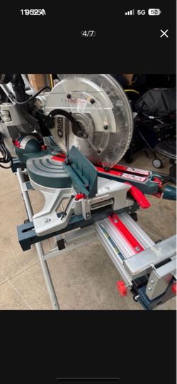 Bosch Sliding Compound Miter Saw with Stand