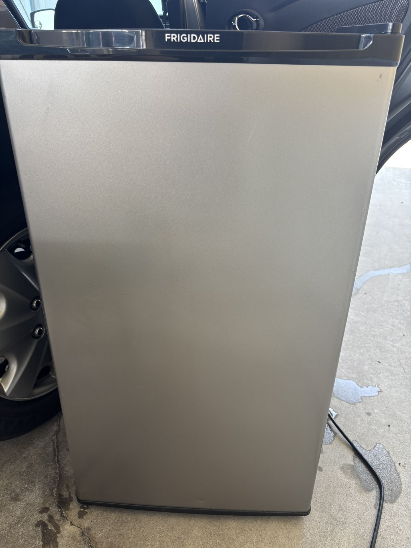 Mini Refrigerator With Freezer