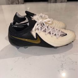 Nike Phantom Soccer Cleats 