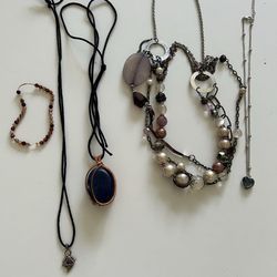 Mixed Jewelry Accessory Assortment Necklaces Pendant Bracelet Vintage Stones