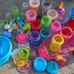 Huge Lot Of Baby Bottles, Toddler Sippy Cups And Glasses. Parts And Matches. Going To Need Cleaned. Brands Like:
Approx: 

Nuby 5
Munchkin 3
Slm 1
Nuk