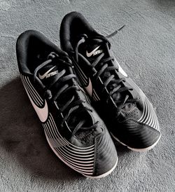 Nike Girls' Softball Cleats Black and White