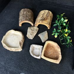 Reptile Bundle – Hides, Water Bowls & More