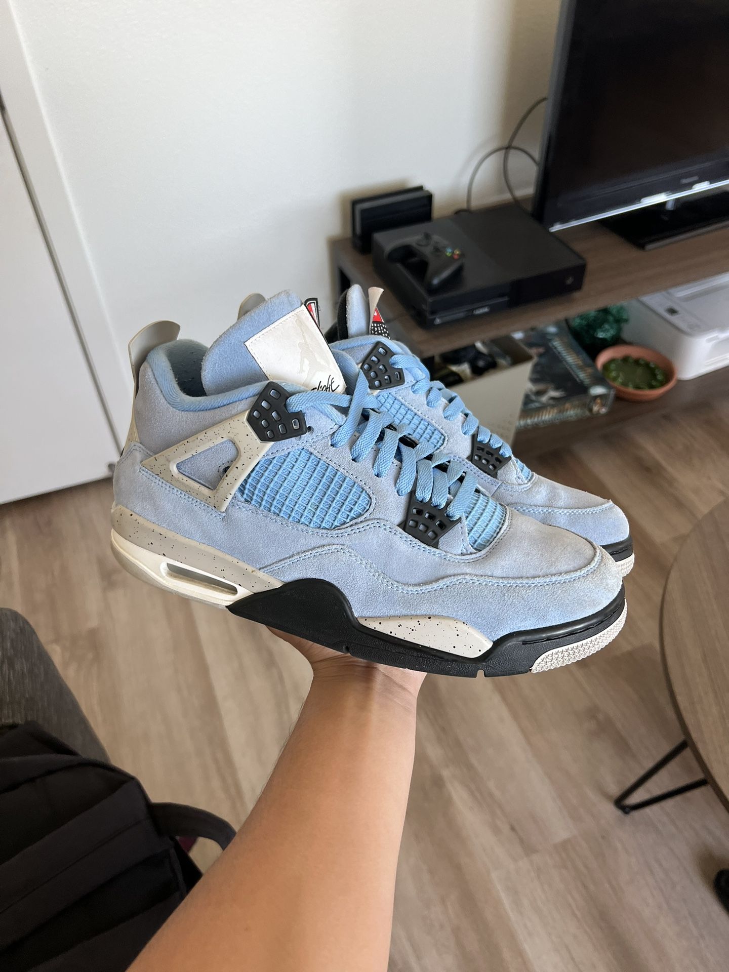 Jordan 4 Retro UNC Pre-Owned (READ DESCRIPTION)