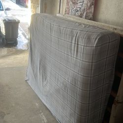 Free Mattress With Box Spring 