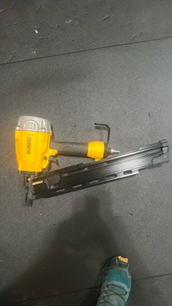 DeWalt 21 Degree Pneumatic Framer