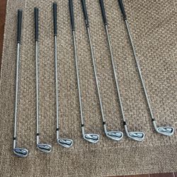 Mixing JPX900 Tour Blade 7  Piece iron set