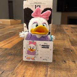 Mickey Family Cute Together Keychain DAISY