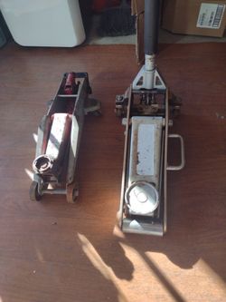 2 Car Jacks