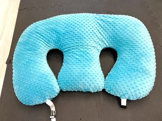 Twin Z Pillow in blue - Perfect condition!