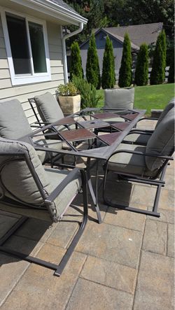 Outdoor table and chairs