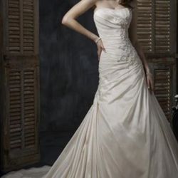 Maggie Sottero Wedding Dress 