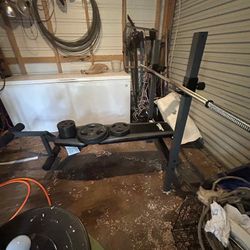Weight Bench With 300lb Of Weights