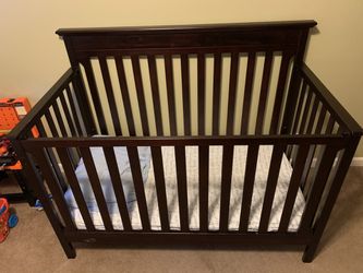 Crib and mattress in great condition! Big boy graduated to big boy bed!