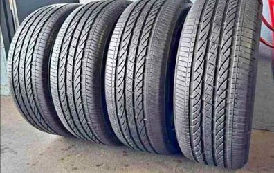 235 60 18 Bridgestone tires Con 80% de Vida Las 4