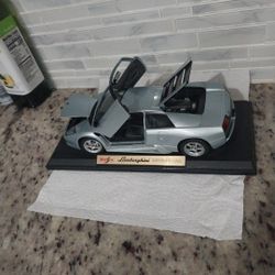 1:18 Diecast