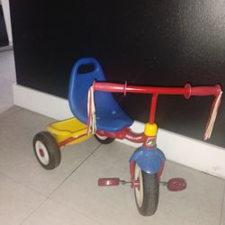Triciclo radio flyer