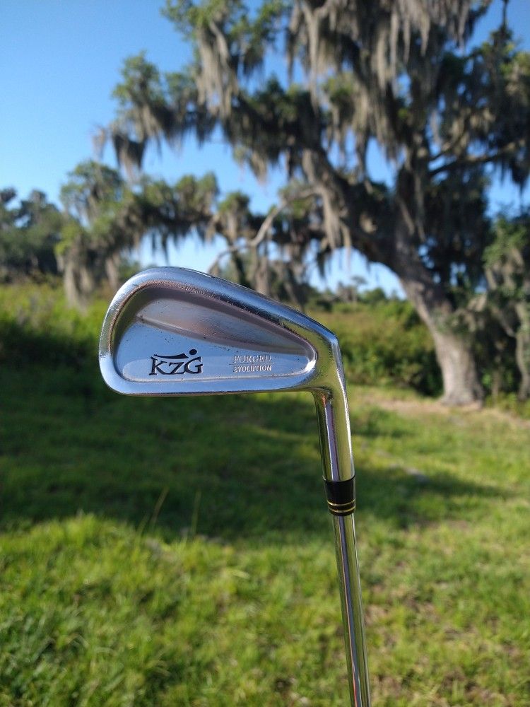KZG Golf Club. 7 Iron. Japanese Nippon R Shaft