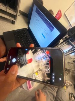 Zaineb phone and Apple Watch