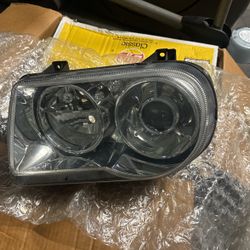 2005-2007 Chrysler 300 Driver Left Headlight OEM