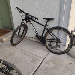 Giant Bike 