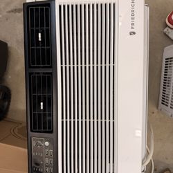 FRIEDRICH   8,000 BTU Window Air Conditioner Model CCW08B10B
