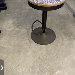 2 Bar stools