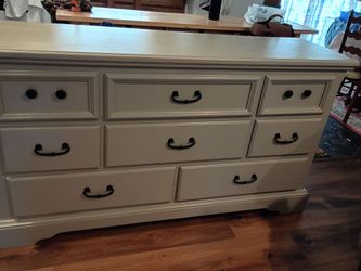 Dresser