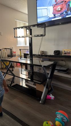 Tv stand can use with out mount