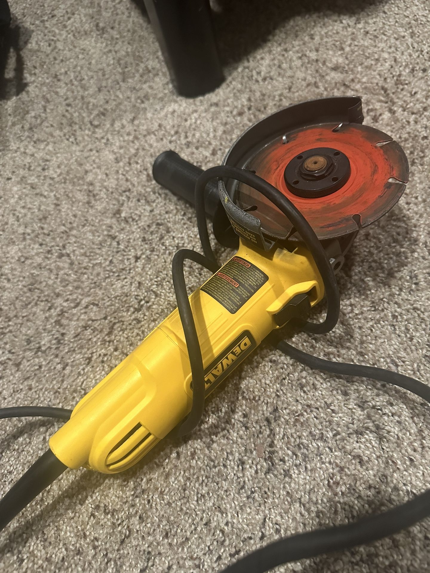 DEWALT ANGLE GRINDER