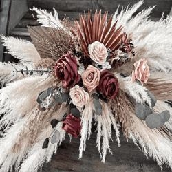 Beautify Your Wedding with Elegant Accessories! sign message