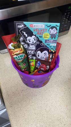 Boo bucket