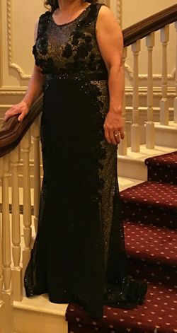 Elegant Black/Nude Gown