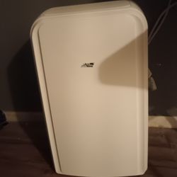 Artic King Portable Air Conditioner 12000 Btu