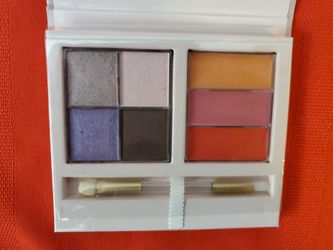 New Mary Kay into the garden color compact