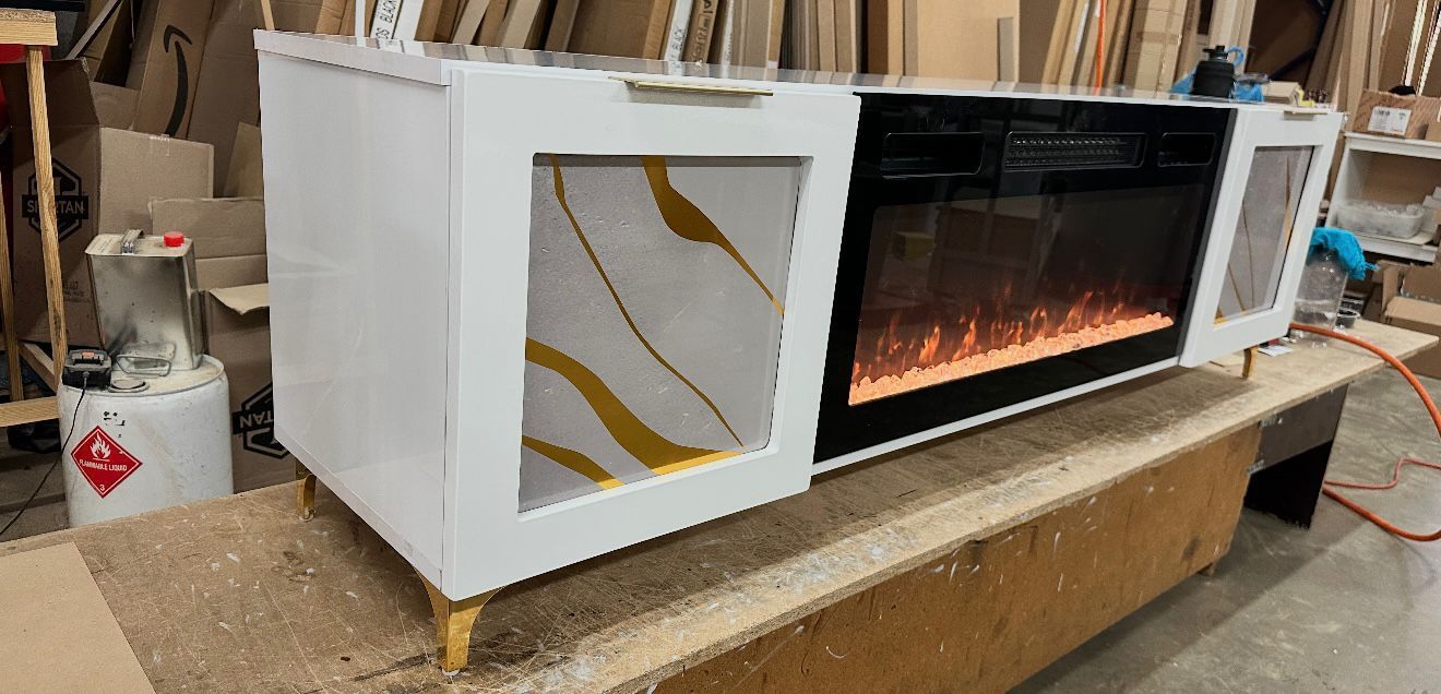 STAND TV WITH FIREPLACE WHITE AND GOLD