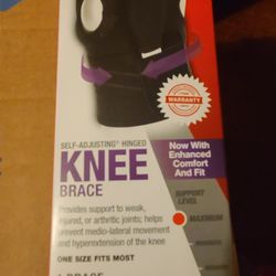 MUELLER SELF ADJUSTING HINGED KNEE BRACE