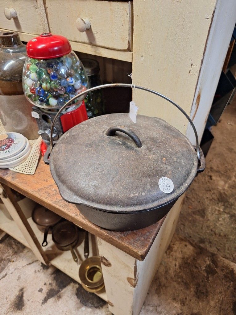 5 Qt. Cast Iron Dutch Oven With Handle