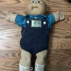 Cabbage Patch Kid Doll-antique/collectible