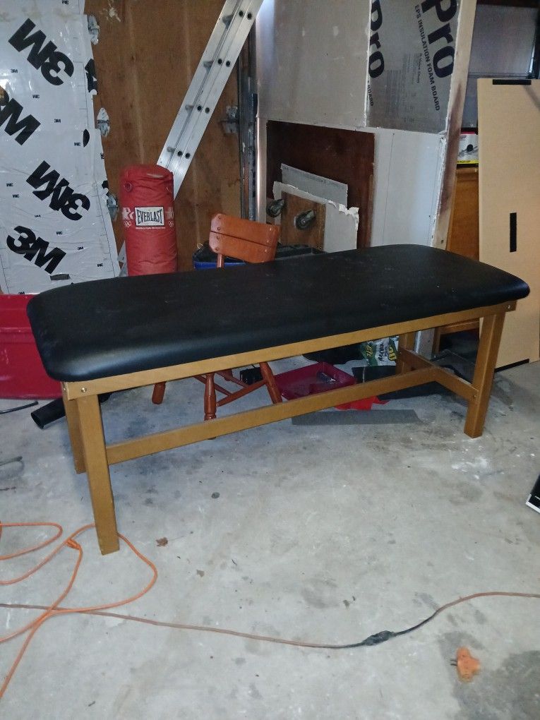 Massage Table 6 Ft Long Excellent Shape