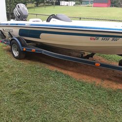 21 Ft Javelin 389 T Bass Boat