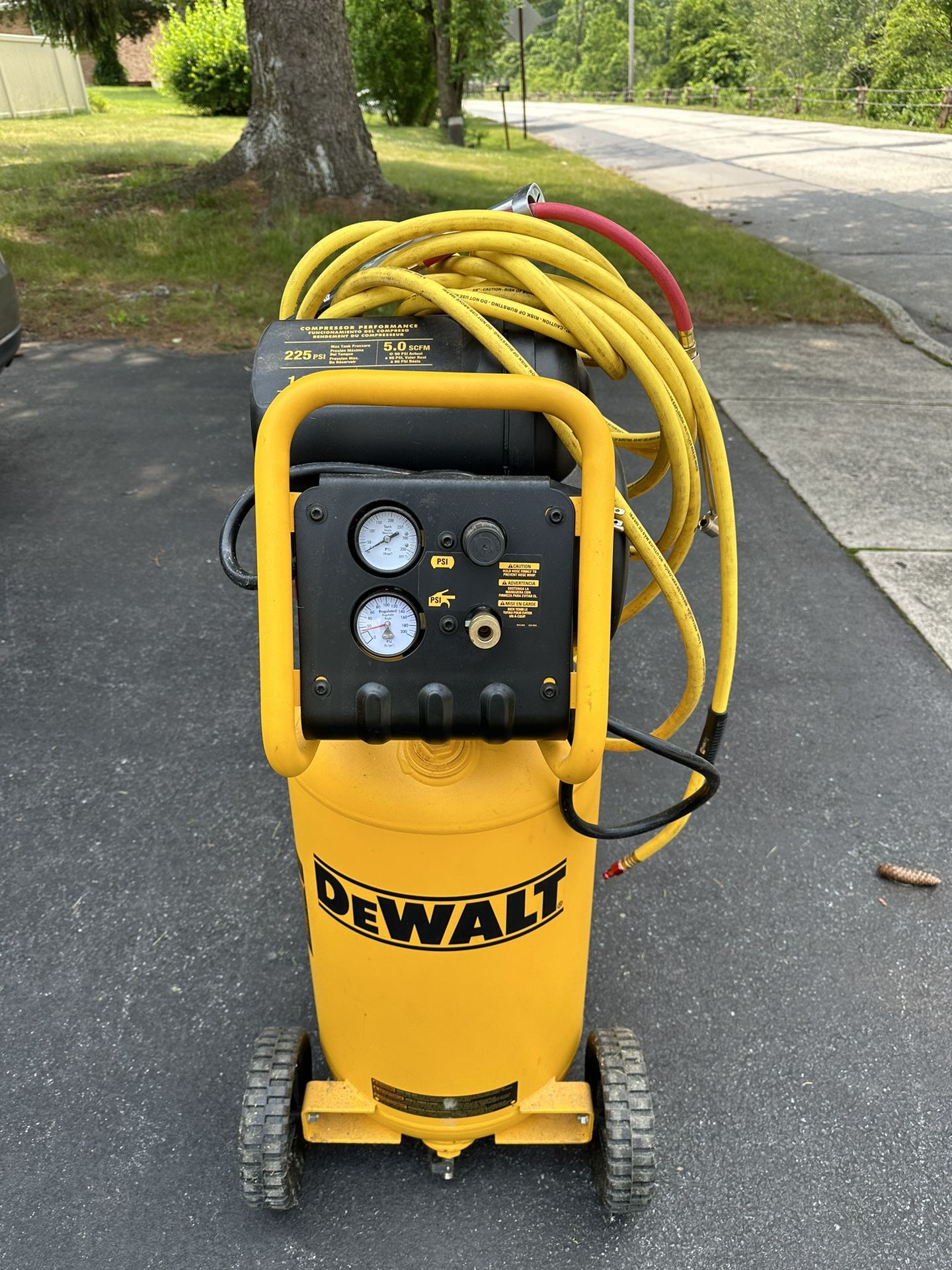 Dewalt Compressor-15 Gallon