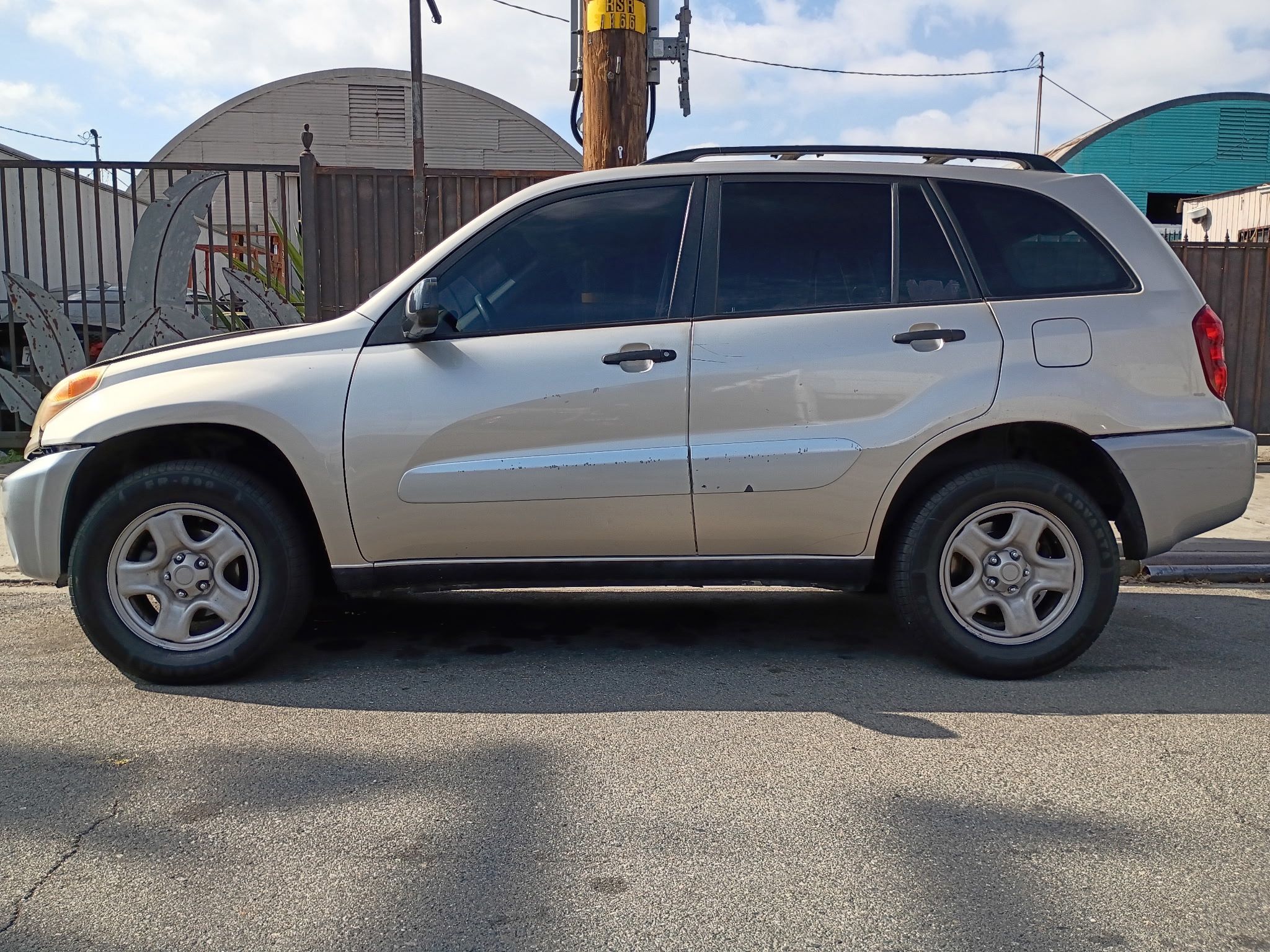 2005 Toyota Rav4 for Sale in Santa Ana, CA - OfferUp