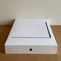 MacBook Air 15” M4 Brand New Sealed 16GB 512GB SSD