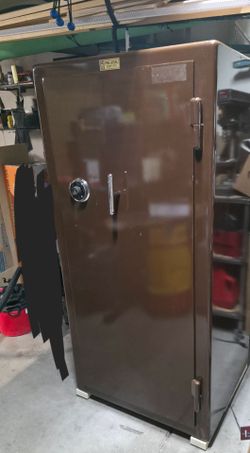 Old school pro steal safe