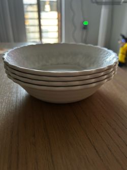 Set of 4 White Scalloped  Bowls