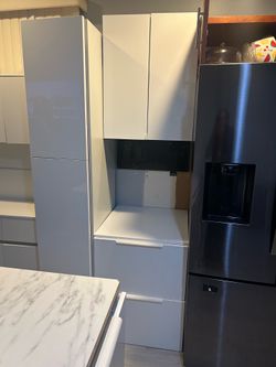 kitchen cabinets / storage