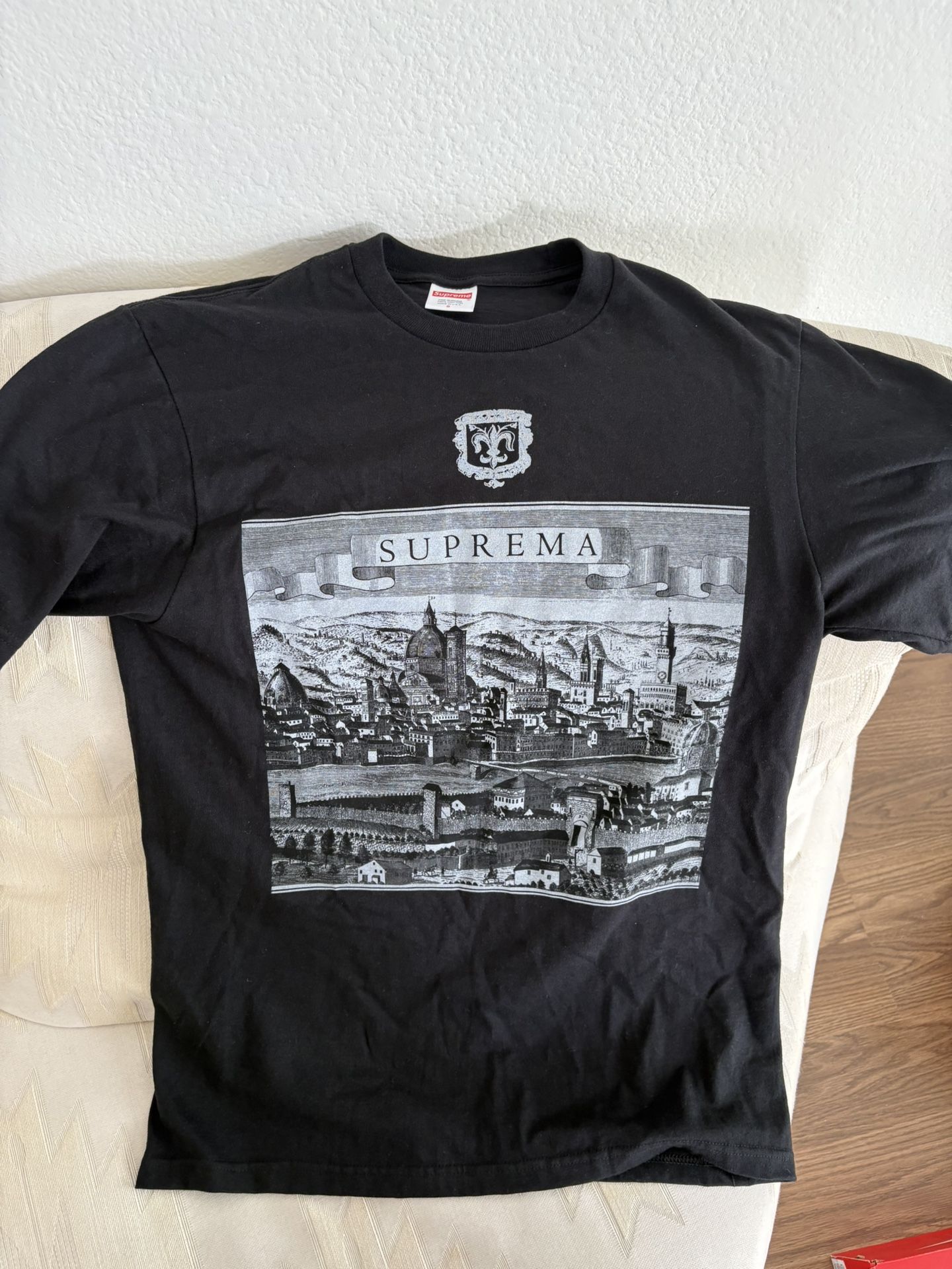 SUPREME T SHIRT