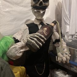 READ DESCRIPTION dean The Deatholigist Home Depot Halloween Animtronic 